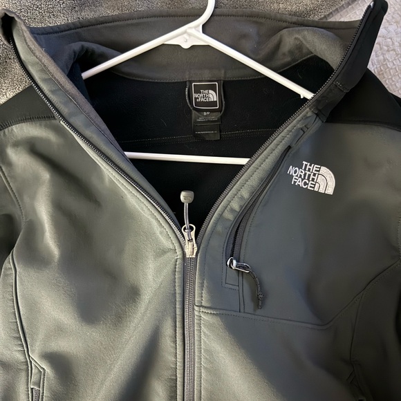 The North Face Charcoal Softshell Jacket - Picture 1 of 3